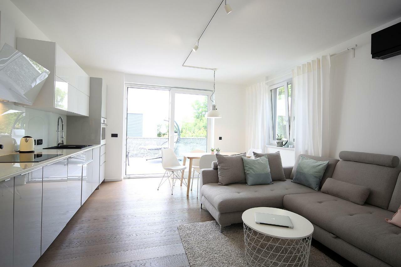 The View Luxury Apartment Dramalj Exterior photo